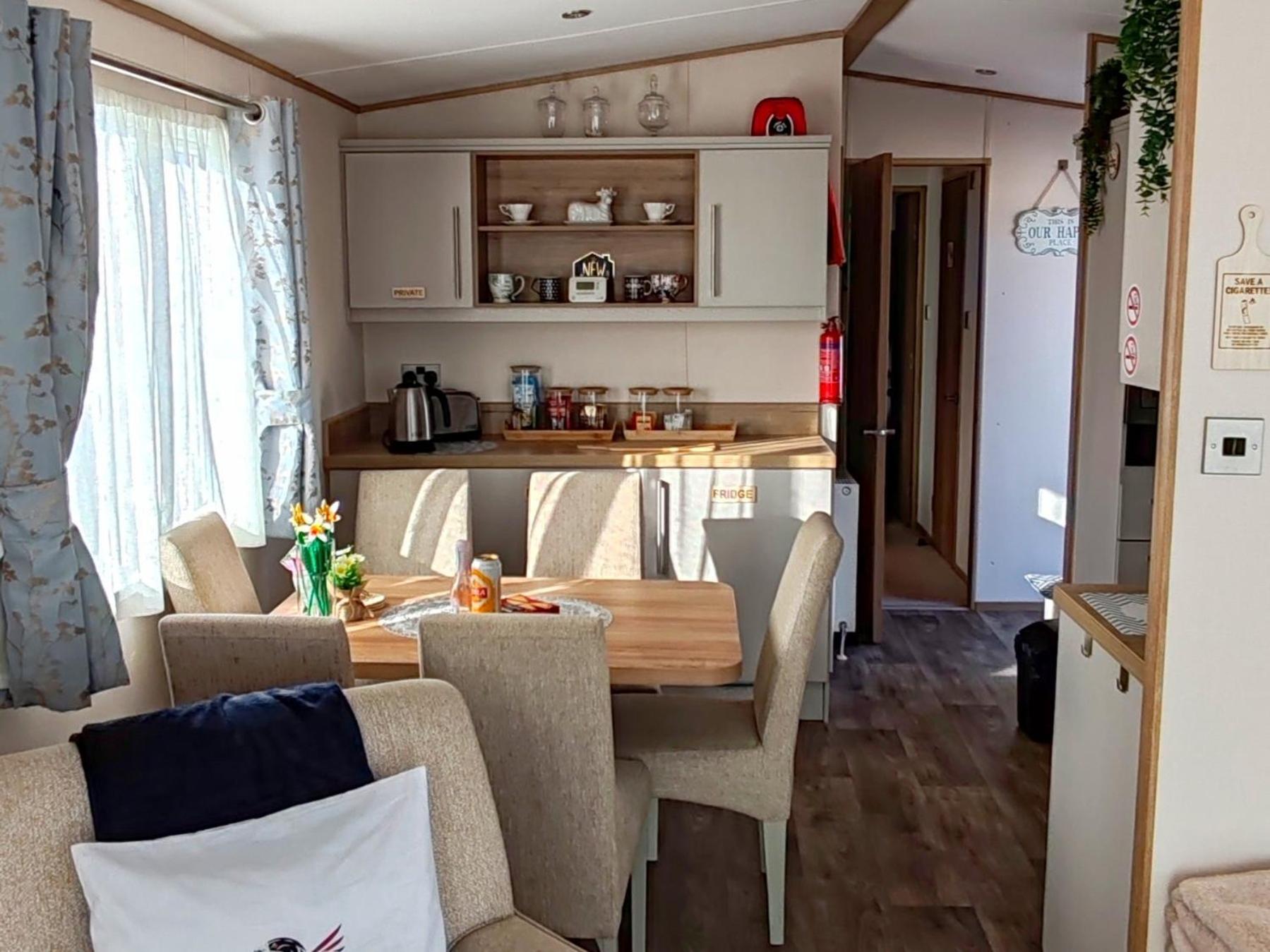 Eagle'S Den Caravan Lossiemouth Exterior foto